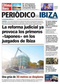 UNA GRÚA DE 30 METROS SE DESPLOMA